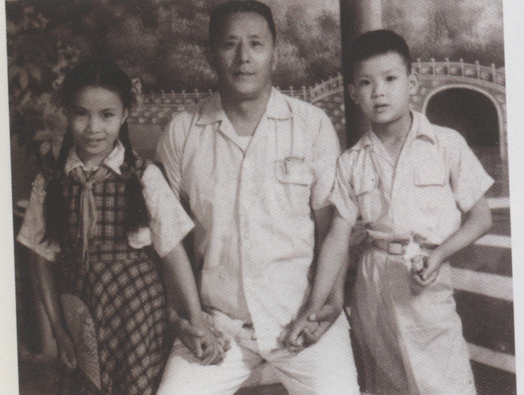 1951年与子女的合影